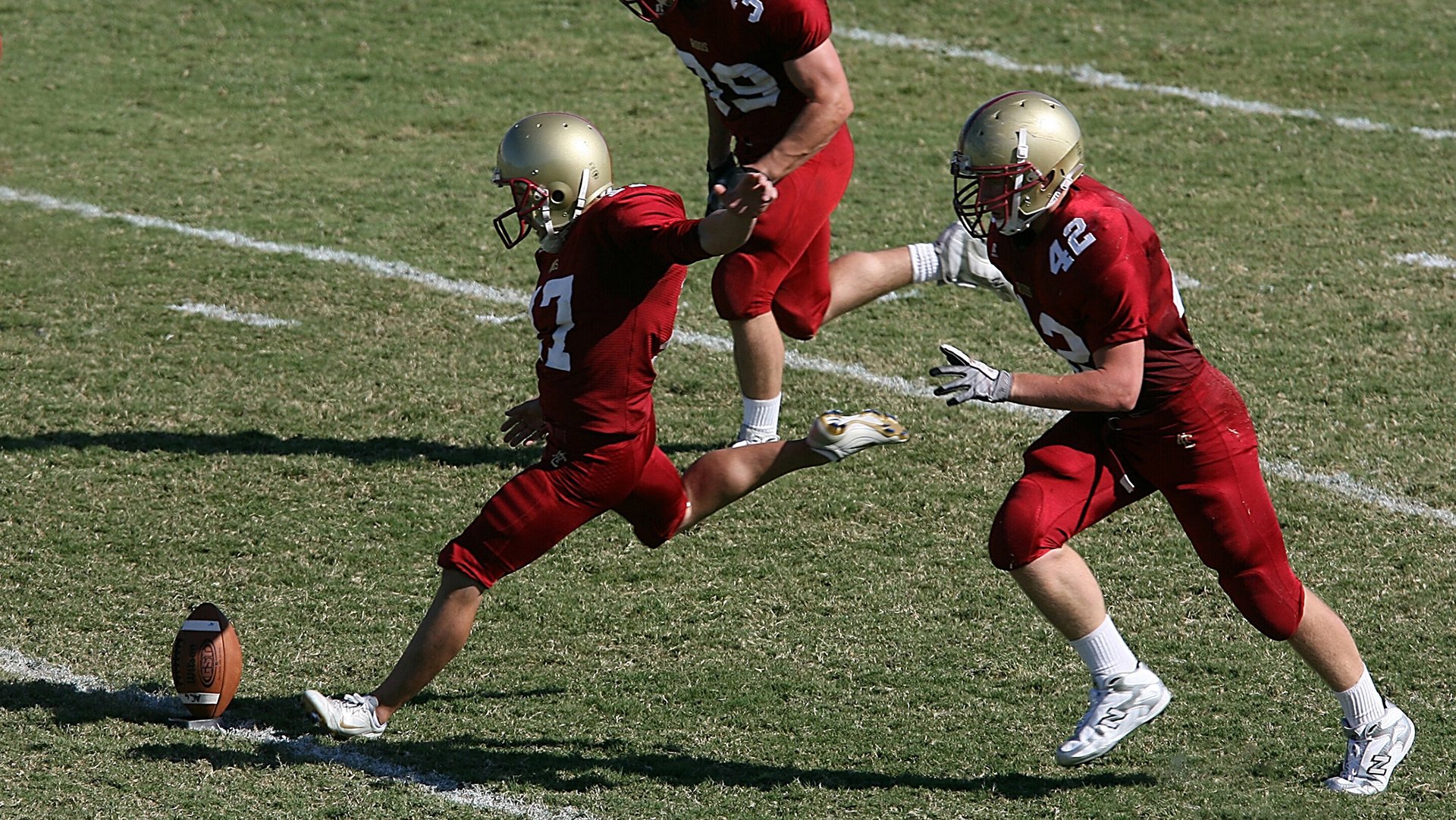 开云在线赛事平台-银箭风暴，当迈凯伦屠戮威廉姆斯，塞恩斯用纪录颠覆赛车史